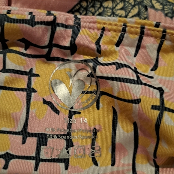 Limeapple girls size 14 pineapple designed cropped leggings, EUC - Picture 4 of 5